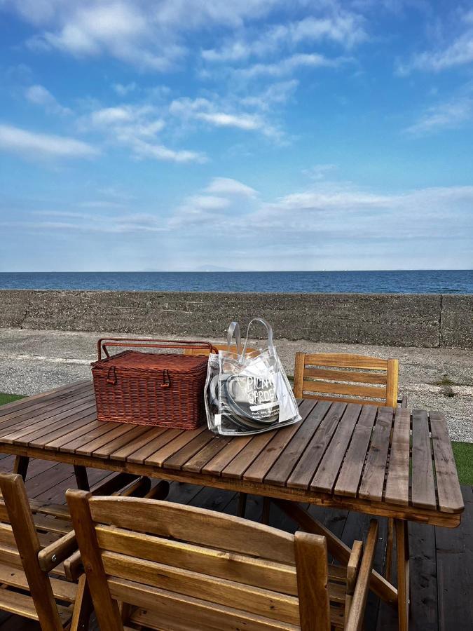 Готель Picnic　Garden Awaji Екстер'єр фото