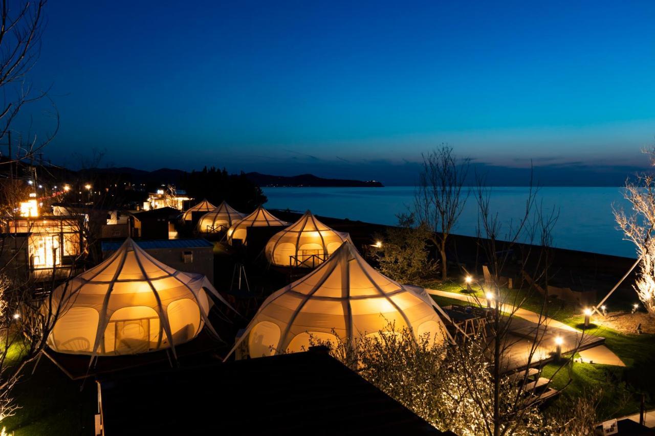 Готель Picnic　Garden Awaji Екстер'єр фото