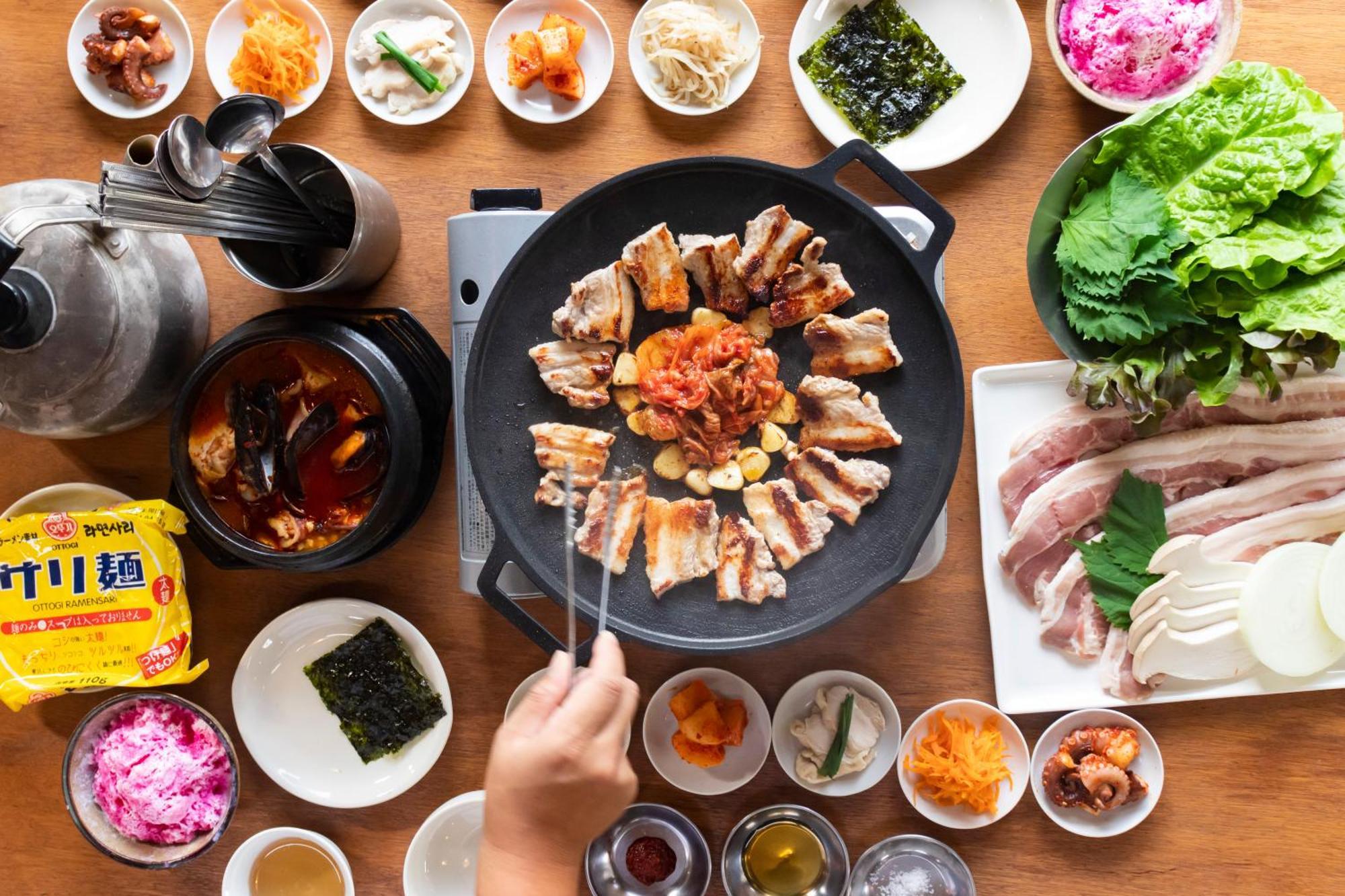 Готель Picnic　Garden Awaji Екстер'єр фото